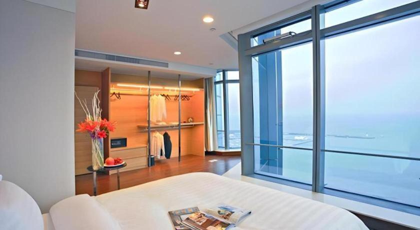 Grand Madison Qingdao Harbour-View Central（Former Qingdao Farglory Hotel） Buitenkant foto